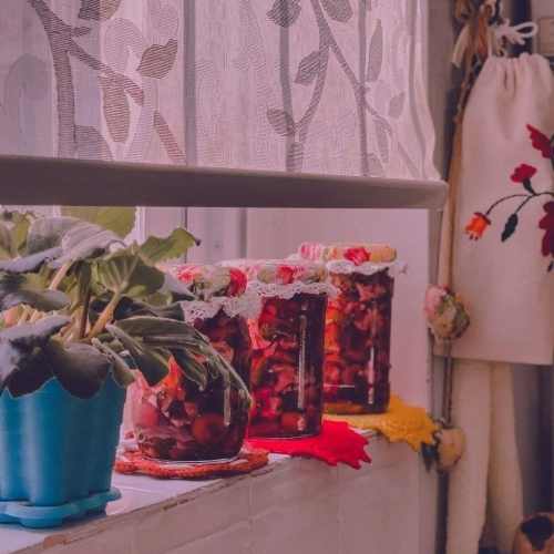 دانلود آهنگ رنگ چشات عسل طعم لبت عسل